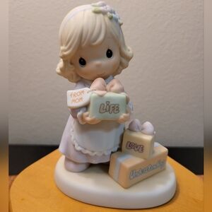 VTG Precious Moments, "Mom, You've Given Me So Much", 1998, Enesco, Like New